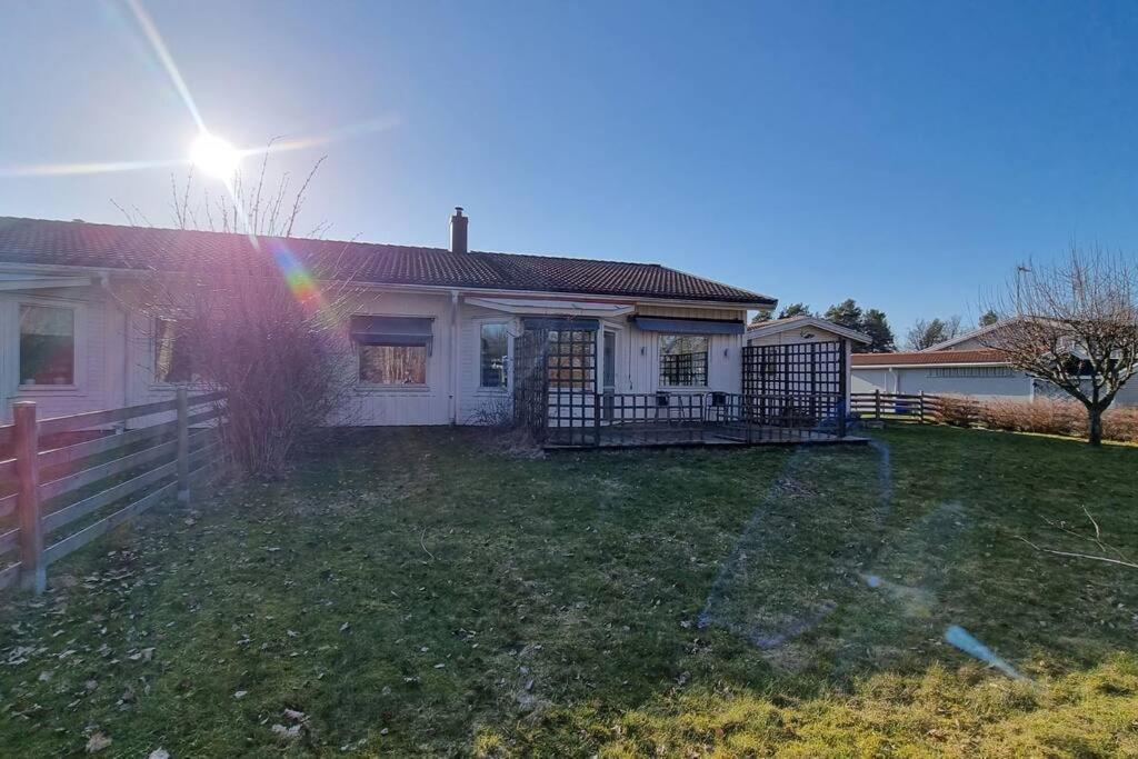 Trivsamt Parhus I Lugnt Omrade Inne I Tranas! Buitenkant foto